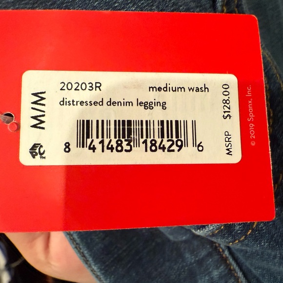 Spanx Distressed Denim Legging Jeans Medium Wash Size Medium New with Tags - Picture 3 of 5